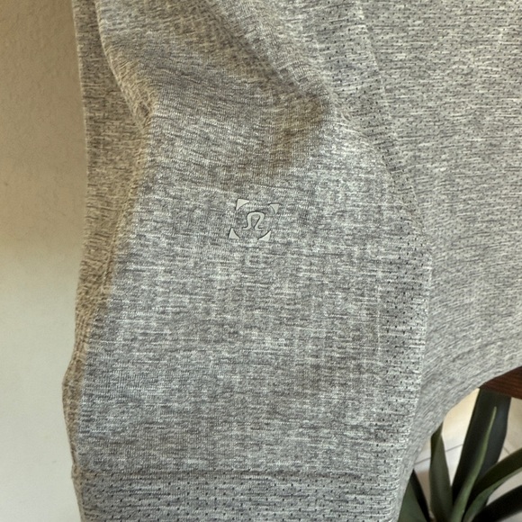 Lululemon Gray Men's T-Shirt - Picture 5 of 5